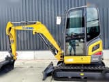 2025 XCMG XE27E mini excavator side view
