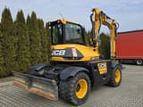 2016 JCB Hydradig 110W wheel excavator, front three-quarter view