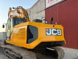 2018 JCB 220X L4F crawler excavator, rear three-quarter view