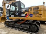 Pelle sur chenilles Caterpillar 320D 2022, vue de profil