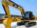 Gąsienicowa koparka Caterpillar 320D2 z 2013 roku, widok z boku