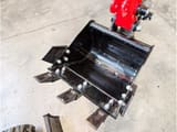Freutek EKN0015 mini excavator bucket detail