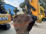 2020 Hyundai 520 crawler excavator bucket and boom detail