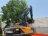 Hyundai 225LC-9T crawler excavator, rear three-quarter view