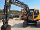 2000 Volvo EC140BLC crawler excavator, front three-quarter view