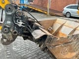2017 Komatsu PC210LC-11 excavator bucket and quick coupler detail