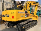 2024 Komatsu PC200-8 paletli ekskavatör, arka üç çeyrek görünüm