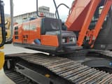 Escavatore cingolato Hitachi ZX200 del 2023