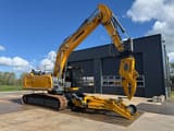 2020 Liebherr R922LC material handler, side profile view