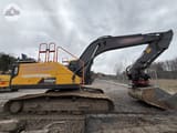 2016 Volvo EC250EL crawler excavator side view