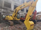 Escavatore cingolato Komatsu PC200-8 del 2018, vista laterale