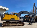 2020 Volvo EC220EL crawler excavator, side profile view