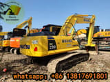 Escavatore cingolato Komatsu PC220-8 del 2022, vista posteriore tre quarti