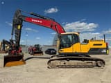 2013 Volvo EC250DL crawler excavator side view