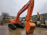 2019 Doosan DH220-7 crawler excavator, front three-quarter view