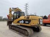 Escavatore cingolato Caterpillar 320D L del 2014, vista posteriore tre quarti