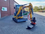 XCMG XE27E mini excavator, front three-quarter view