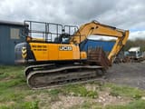 2016 JCB JS220LC crawler excavator side view