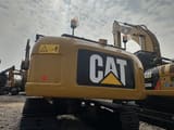 Pelle sur chenilles Caterpillar 320D2 2023 vue arrière