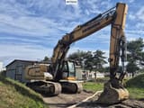 2015 Liebherr R936 NLC crawler excavator, side view