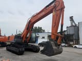 Hitachi 350-5G crawler excavator, side view