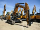2023 Liebherr R926 LITRONIC G8.0-D crawler excavator, front three-quarter view