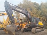 2022 Volvo EC290 crawler excavator, side profile view