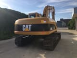 Escavatore cingolato Caterpillar 320CL del 2019, vista posteriore