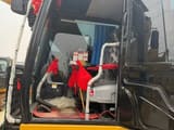2024 Caterpillar 320D paletli ekskavatör kabin iç görünümü