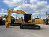 Pelle sur chenilles Komatsu PC220-8 de 2021, vue de côté
