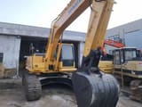 Koparka gąsienicowa 2018 Komatsu PC200-8, widok z przodu pod kątem