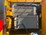 Escavatore cingolato Caterpillar 320CL del 2020, vista vano motore