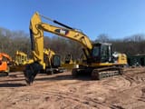 2019 Caterpillar 325D crawler excavator, side profile view
