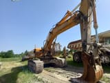 2000 CASE 9046 crawler excavator, side view