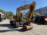 2012 Liebherr A904 C LITRONIC wheel excavator, front three-quarter view