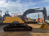 2015 Volvo EC250EL crawler excavator, side view