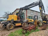 2018 Volvo EWR150E wheel excavator side view