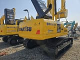 Escavatore cingolato Komatsu PC200-8 del 2025, vista posteriore di tre quarti