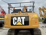 2018 Caterpillar 320D2 Raupenbagger, Heckansicht
