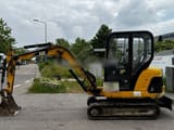 2001 Caterpillar 302.5 mini excavator side view