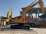 2015 Hyundai R220LC-9S crawler excavator side view