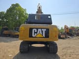 Мини-экскаватор 2023 Caterpillar 320D2, вид сзади