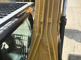 Escavatore cingolato Caterpillar 320D2 del 2016, vista cabina e braccio