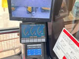 Intérieur cabine pelle sur chenilles Komatsu PC220-8 2023