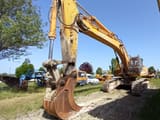 2000 CASE 9046 crawler excavator, front three-quarter view