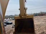 Escavatore cingolato Caterpillar 320D 2024, vista benna