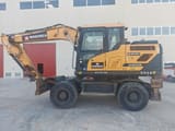 2020 Hyundai HW140 wheel excavator side view