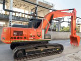 2015 Hitachi ZAXIS 200HG crawler excavator side view