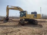 2020 Komatsu PC450 crawler excavator side view