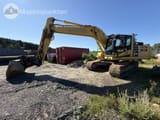 2018 Komatsu PC210LC-11 crawler excavator, side profile view